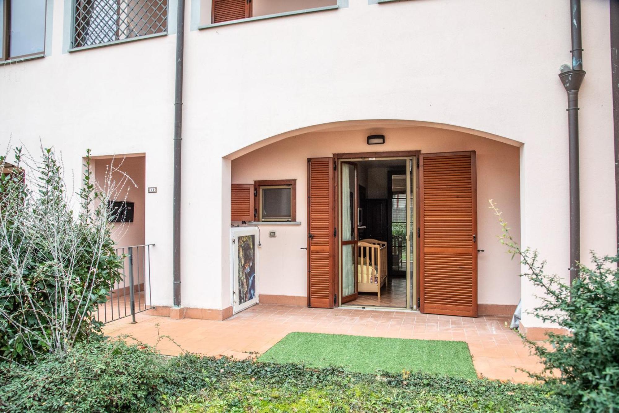 Via Della Musica Apartment Vicchio Luaran gambar
