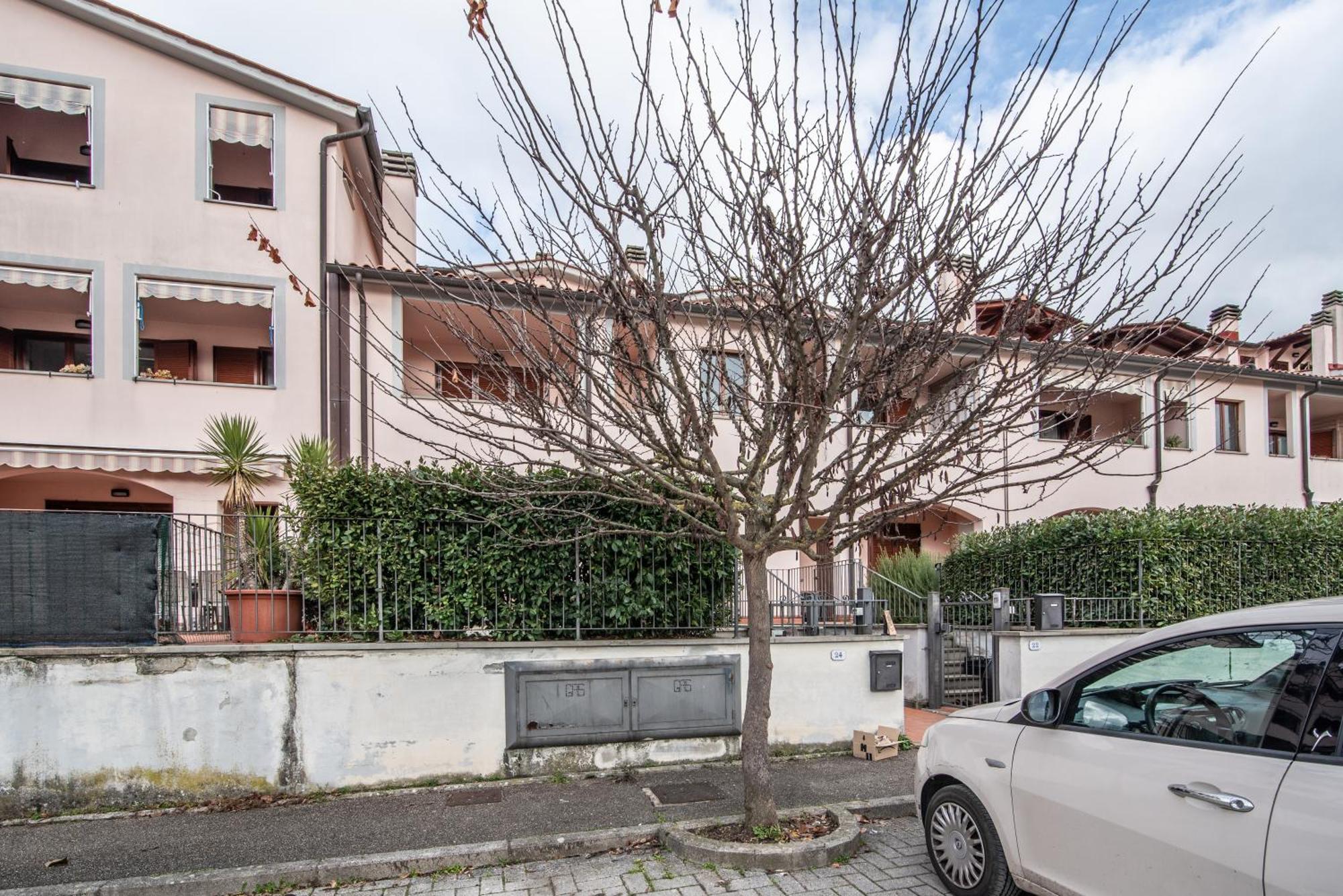 Via Della Musica Apartment Vicchio Luaran gambar
