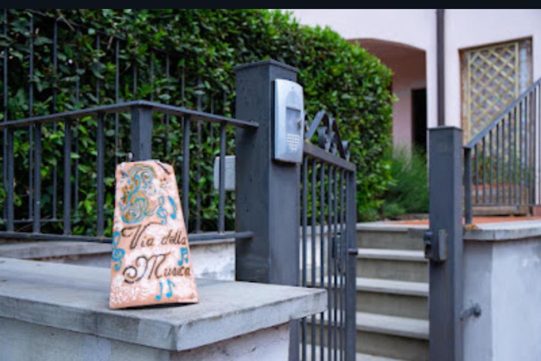 Via Della Musica Apartment Vicchio Luaran gambar